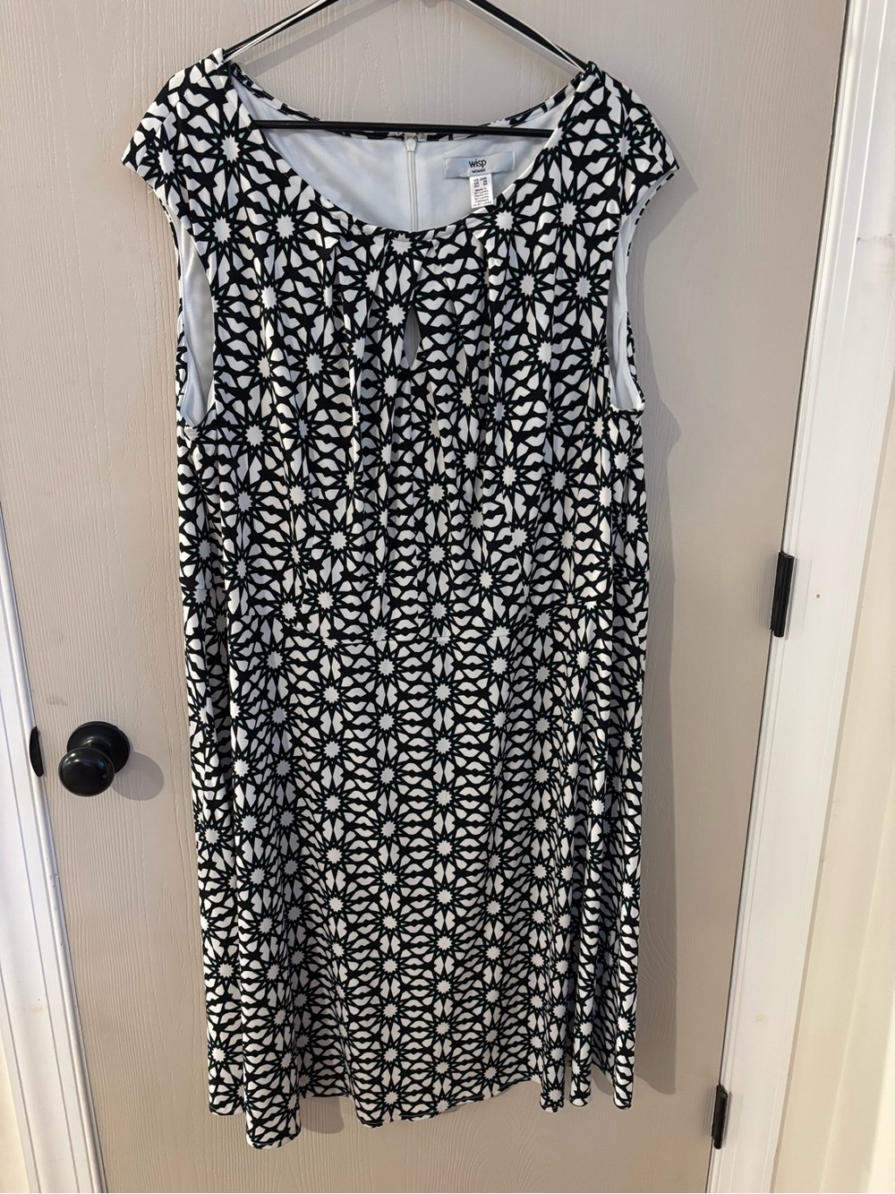 White and Black Patterned Sleeveless Dress 24W